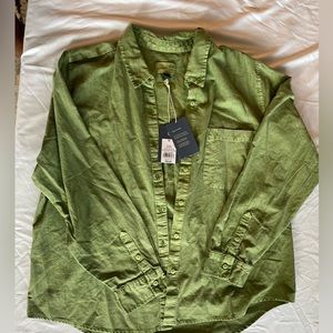 Universal Thread 💚 button down shirt new with tags! Women’s XL